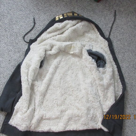 fur lined zip up sweater - Picture 2 of 6